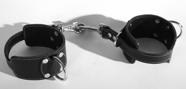Wrist Cuffs Loop Style in Bondage Leather